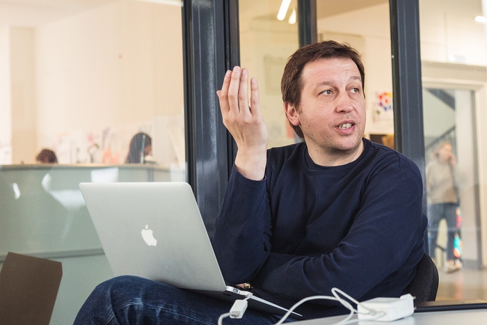 Интервью с Арсением Мещеряковым на портале design mate