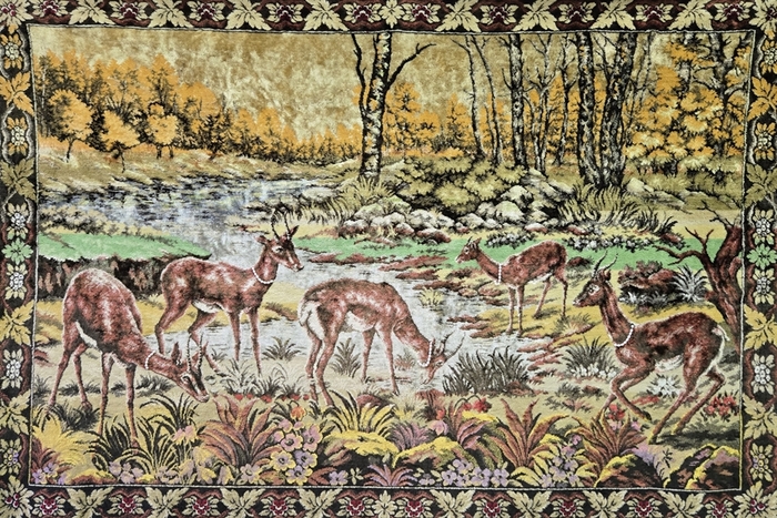 Выставка «Расширяя время & ковёр на стене» в пространстве «Станция добра»