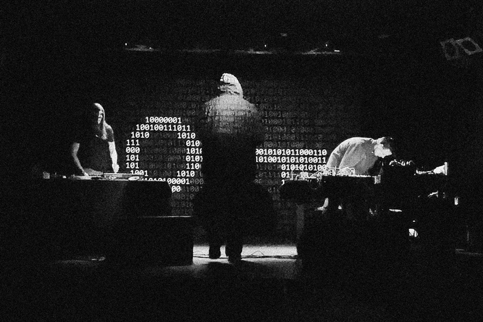 Артист-ток и перформанс PURBA: тибетские ритуалы и индустриальный нойз в Москве