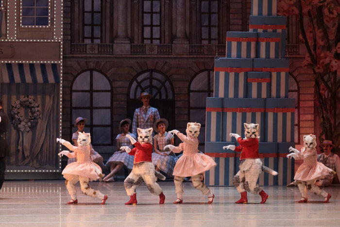 Мода, театр и коты: интервью с Леонидом Алексеевым