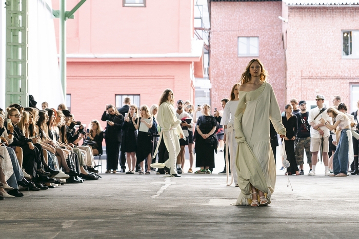 Выпускники Школы дизайна НИУ ВШЭ представили дипломные коллекции на показе HSE FASHION GRADUATION SHOW’25