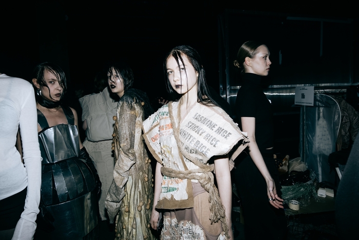 Студенты питерской Школы дизайна показали свои работы на подиуме AUXI