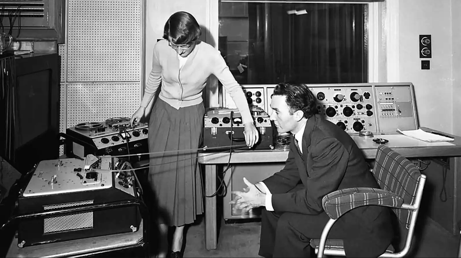 Культурная история и теория звуковых исследований (саунд-стадиз)