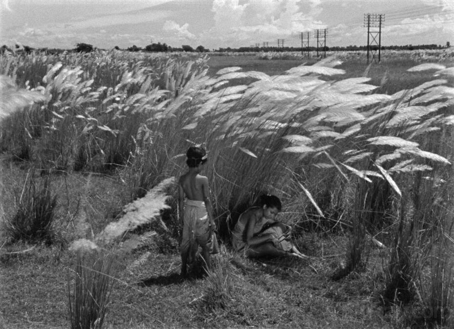 Кадр из фильма «Песнь дороги». Сатьяджит Рай, 1955