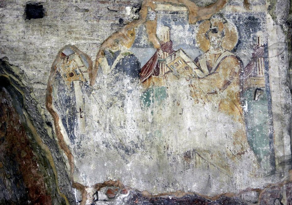 Ил. 7. Григорий Великий (590–604) и Мартин I (649–653). Нач. VIII в. Росписи по правую сторону от главной апсиды. Церковь Санта Мария Антиква, Рим