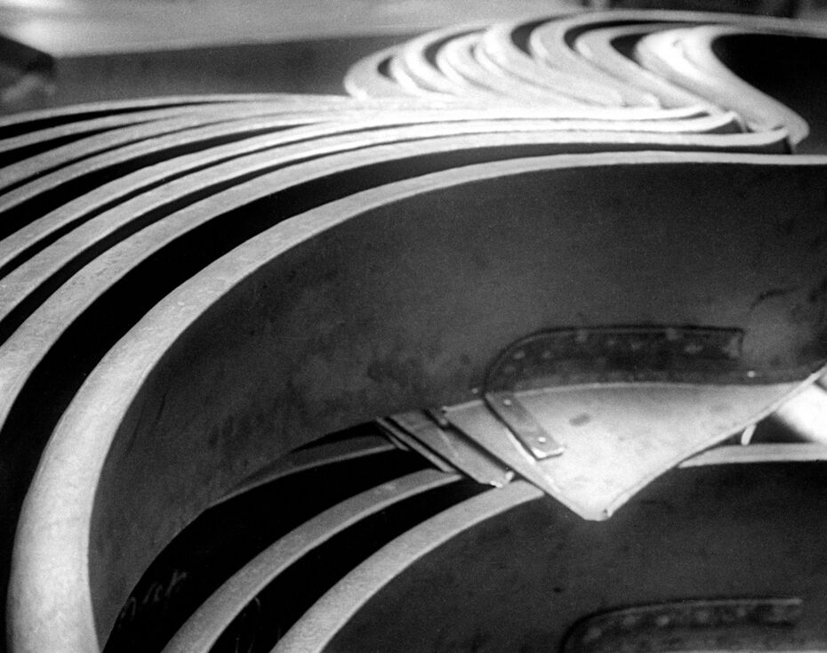 Александр Родченко. Крылья. Из серии «Завод АМО». 1929