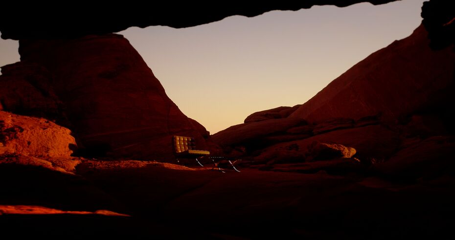 Два стула (реж. Наташа Климчук, 2025 г.)