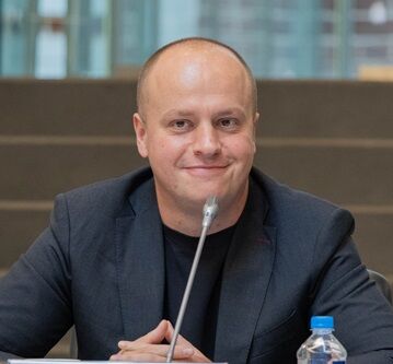 Андрей Лавров