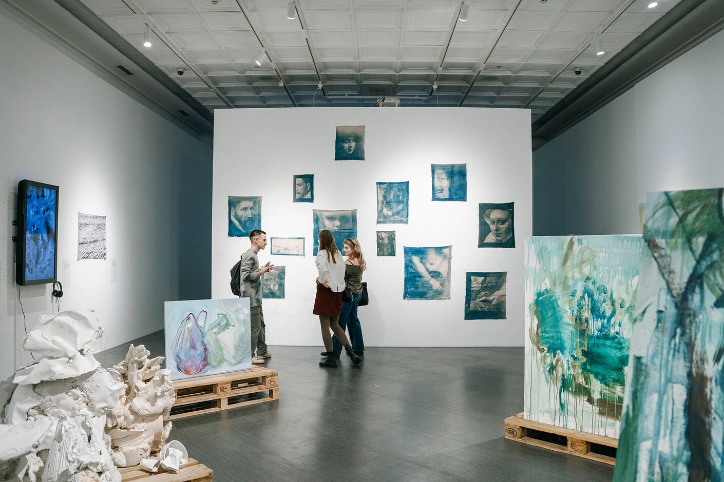 Откройте двери в «Великий беспорядок»: интерактивная экскурсия по выставке для абитуриентов